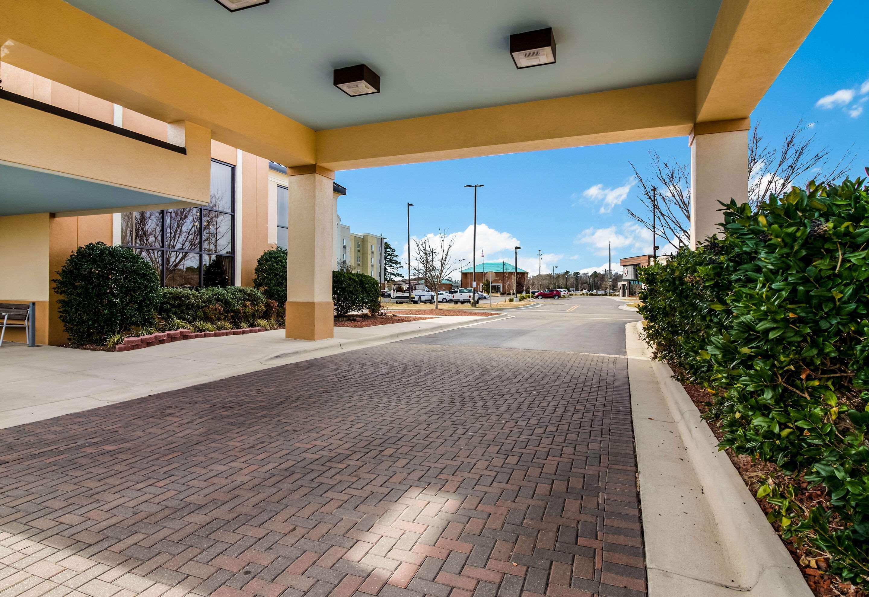Clarion Pointe New Bern Hotell Eksteriør bilde