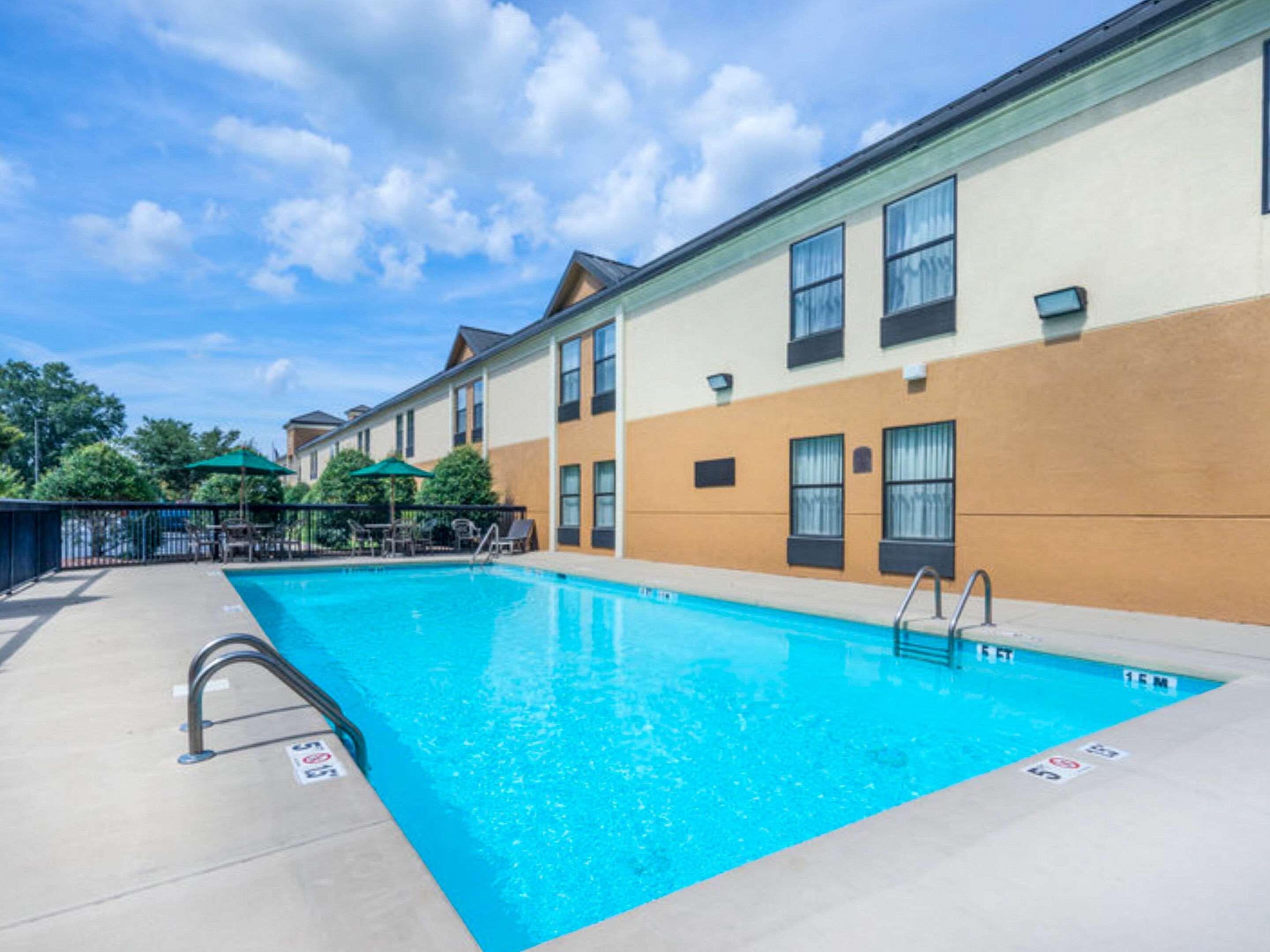 Clarion Pointe New Bern Hotell Eksteriør bilde