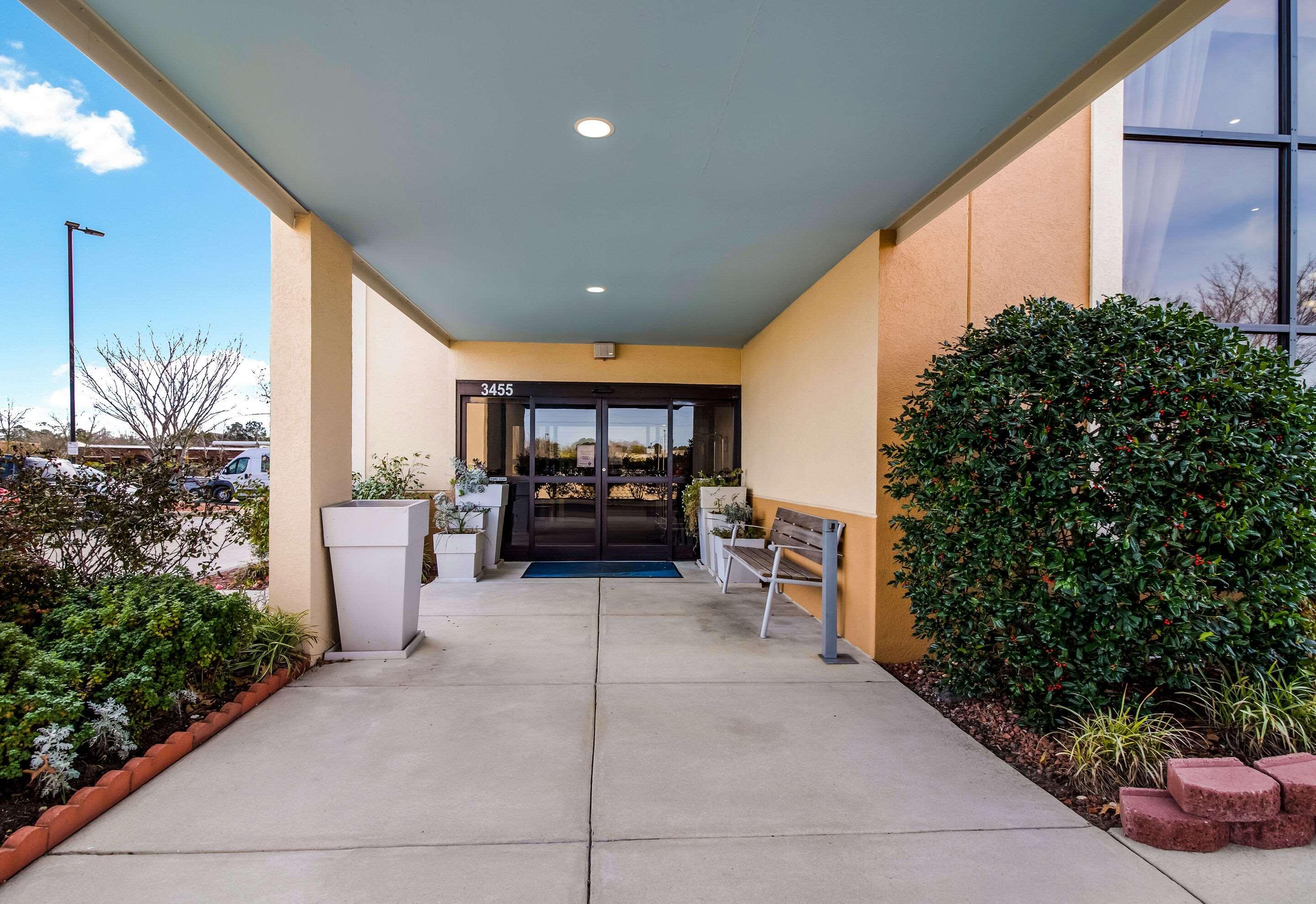 Clarion Pointe New Bern Hotell Eksteriør bilde
